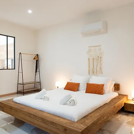 公寓 Sauna Hammam Terrasse Hyper Centre 尼姆